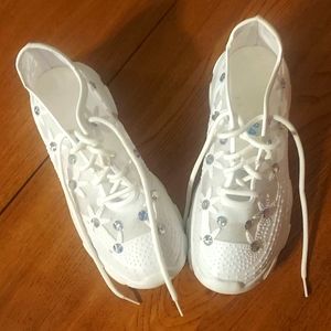 White flower shoes